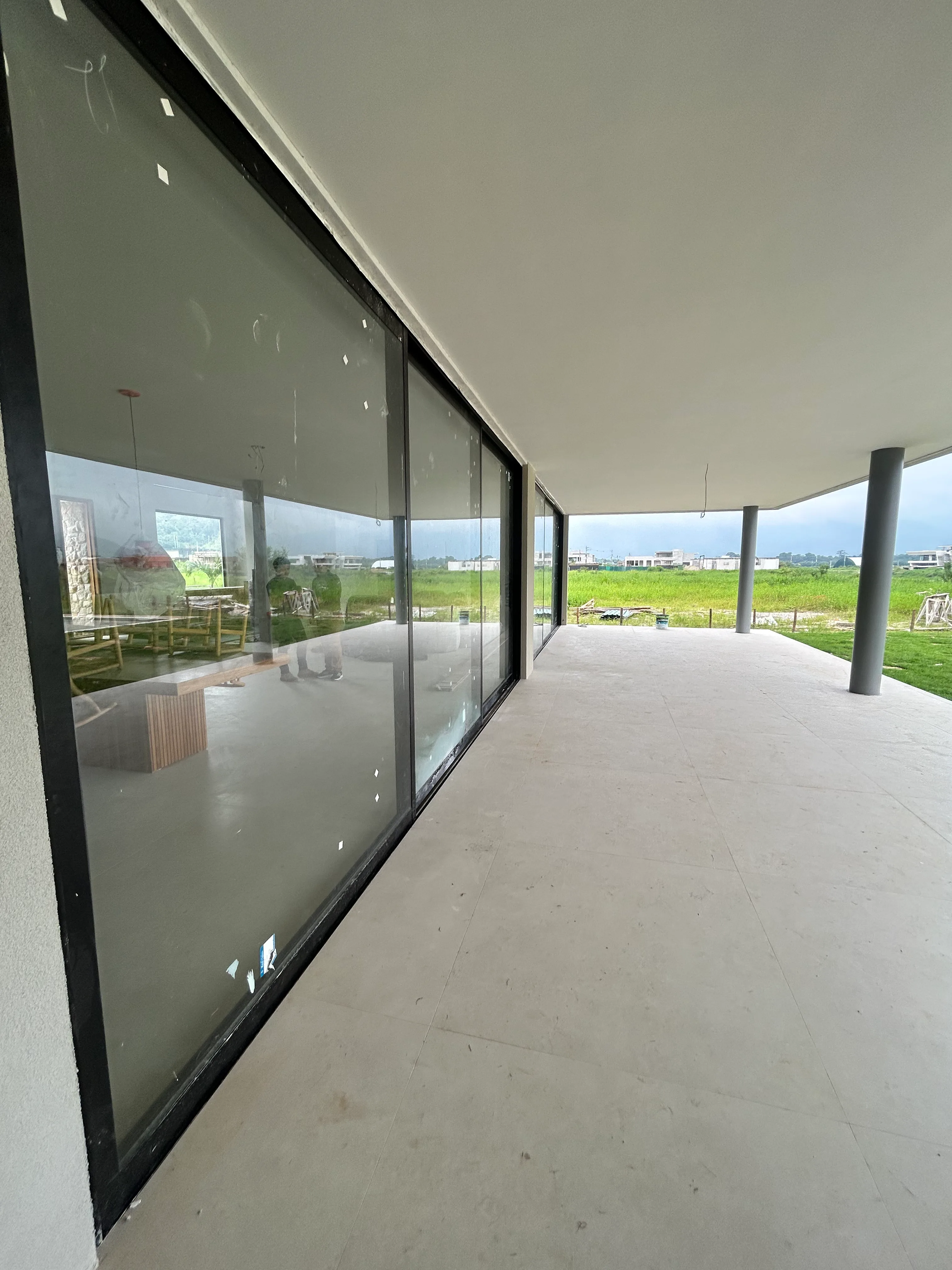 Obra de esquadrias de alumínio na Zona Sul, Barra da Tijuca e Recreio, RJ — All Vidro e Esquadrias